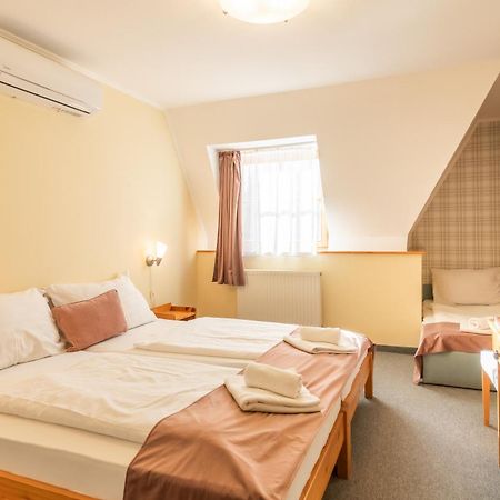 Halászi Regia Panzio Bed & Breakfast エクステリア 写真
