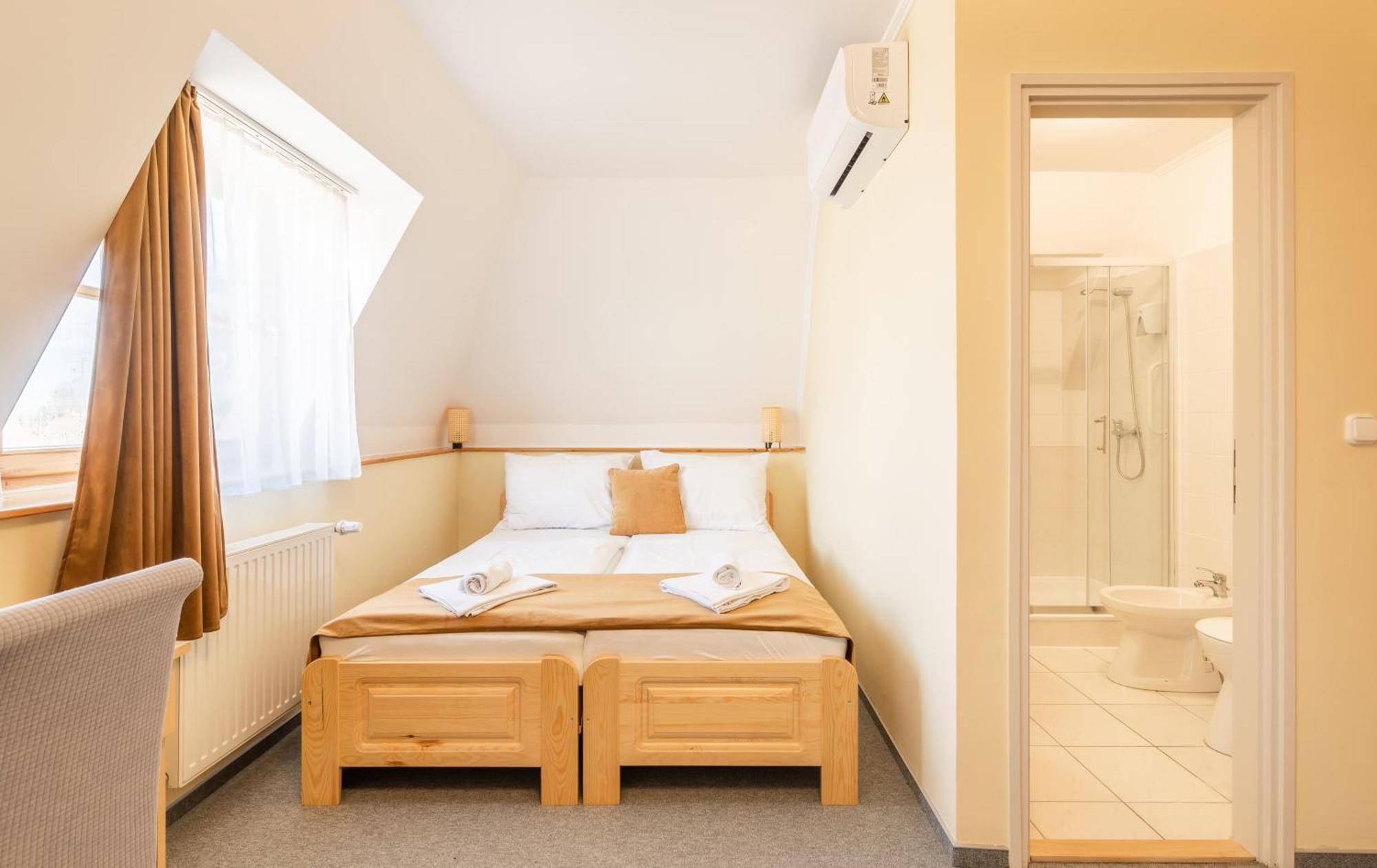 Halászi Regia Panzio Bed & Breakfast エクステリア 写真
