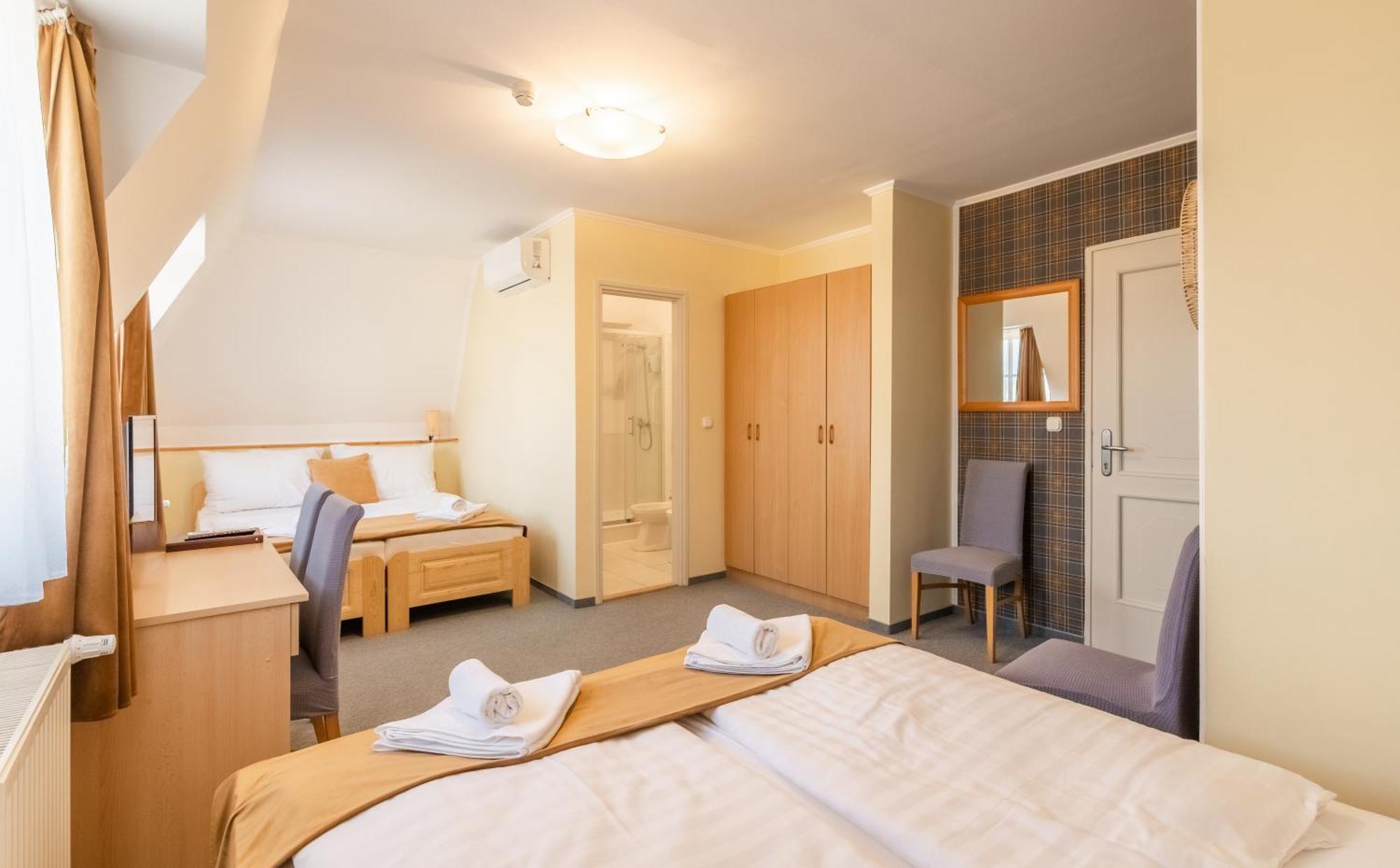 Halászi Regia Panzio Bed & Breakfast エクステリア 写真