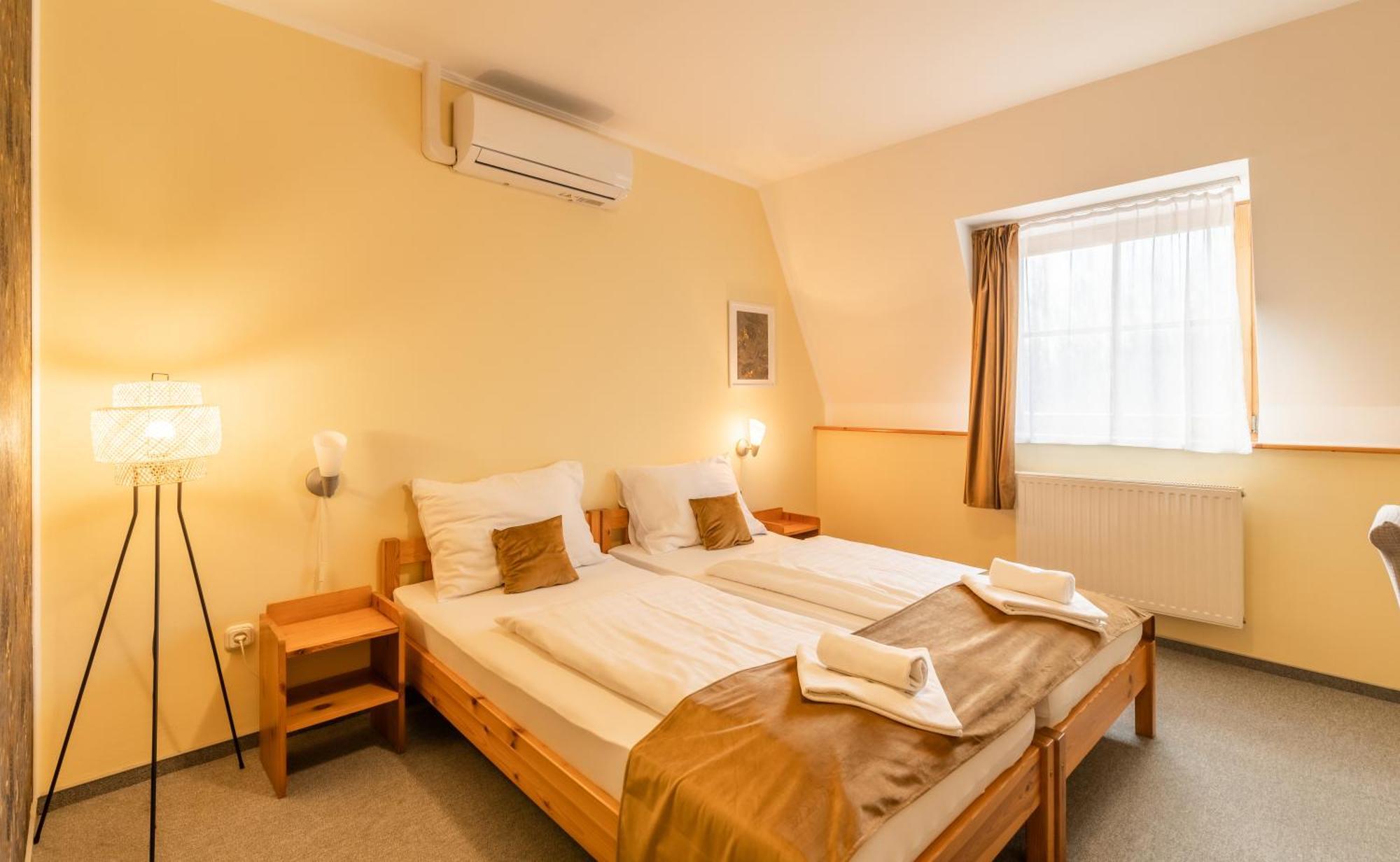 Halászi Regia Panzio Bed & Breakfast エクステリア 写真
