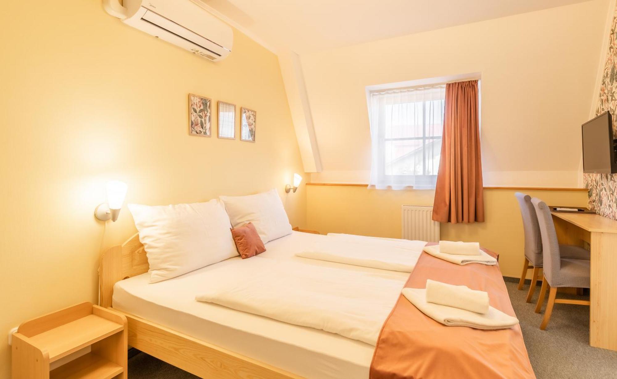 Halászi Regia Panzio Bed & Breakfast エクステリア 写真