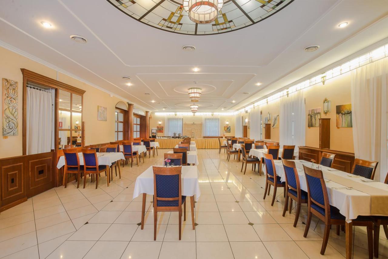 Halászi Regia Panzio Bed & Breakfast エクステリア 写真