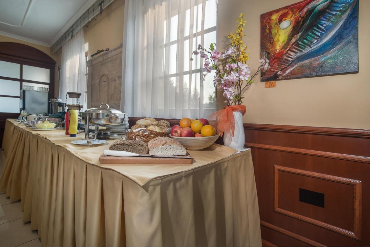 Halászi Regia Panzio Bed & Breakfast エクステリア 写真
